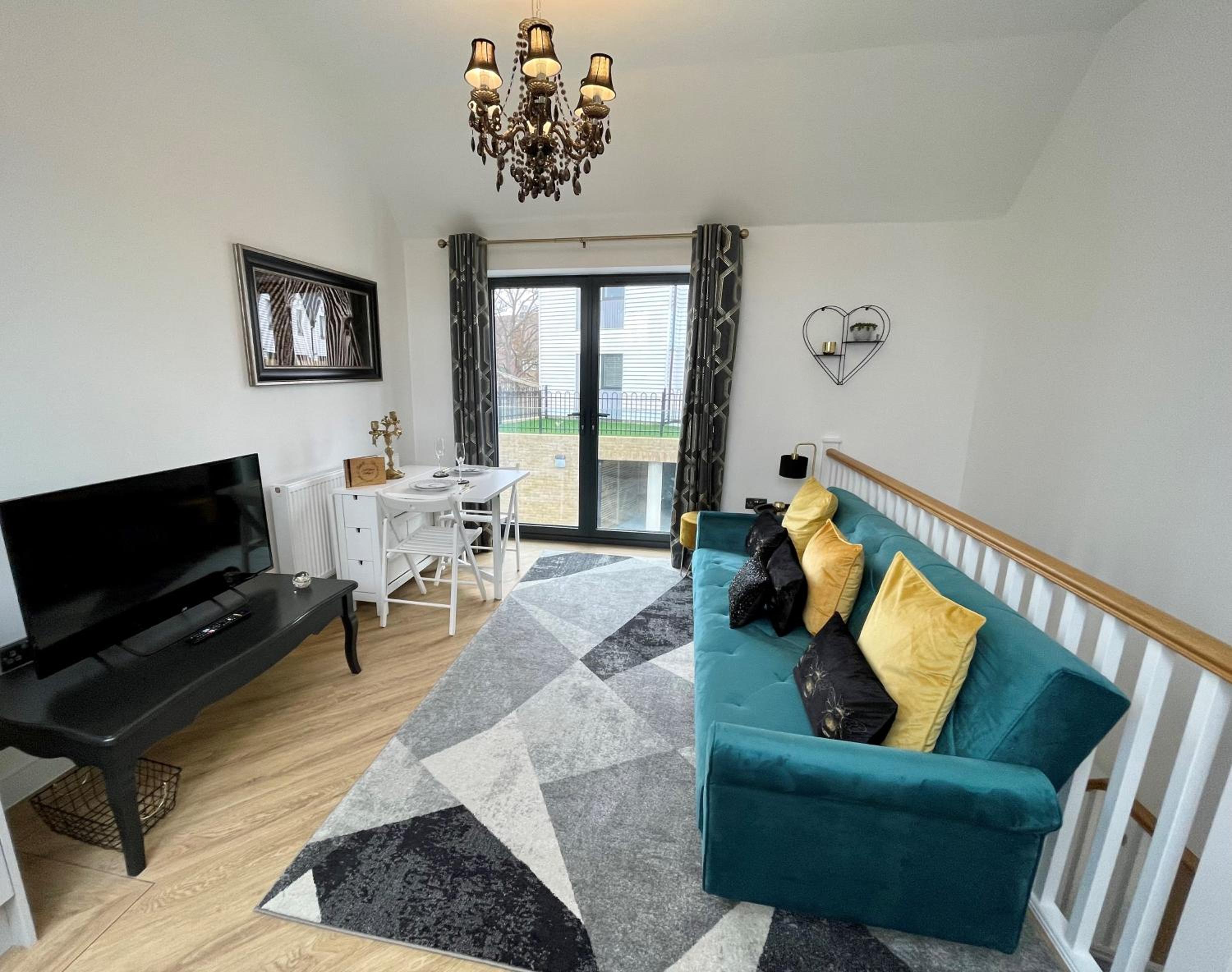 3 The Salt Yard, Whitstable - free parking, centre of town, 2 min walk to beach view 5
