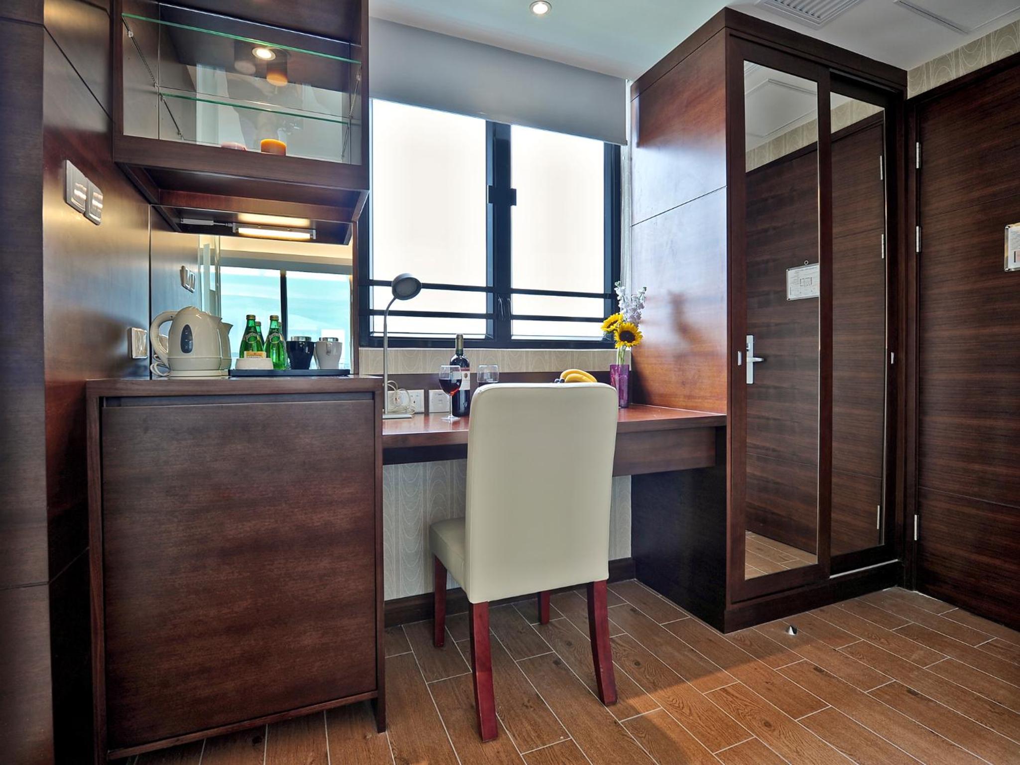 The Bauhinia Hotel - Tsim Sha Tsui