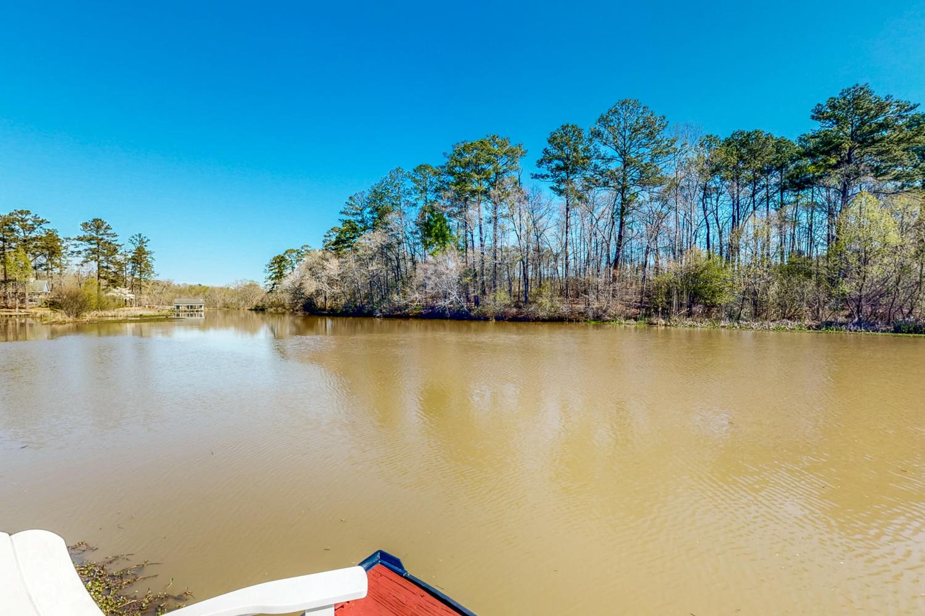 Lakefront Eatonton Haven with Dock Bring Your Boat!