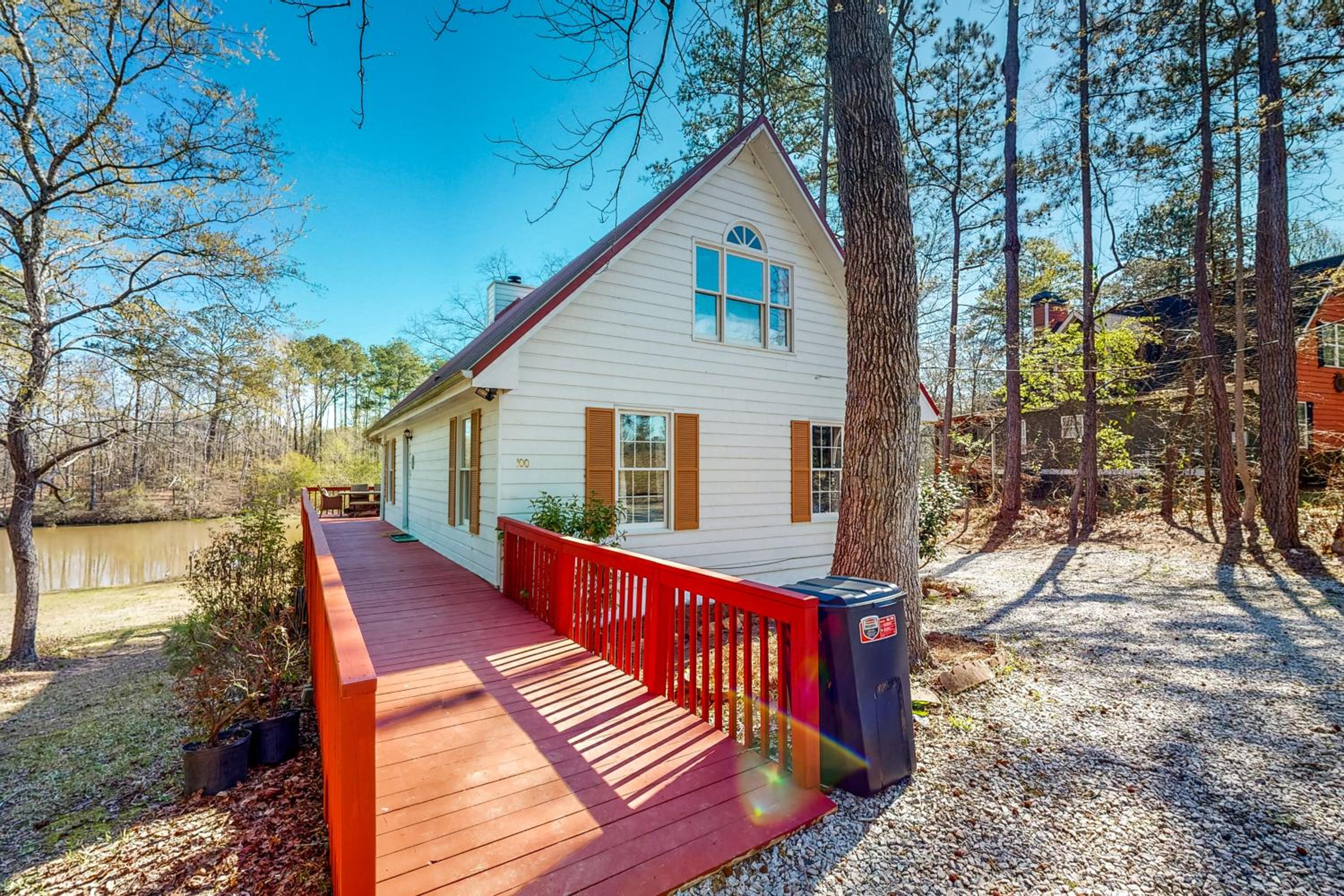 Lakefront Eatonton Haven with Dock Bring Your Boat!