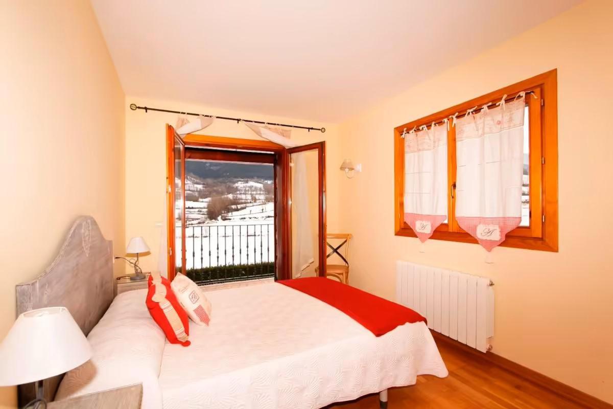 Casa ideal para 10 personas con amplia terraza y vistas