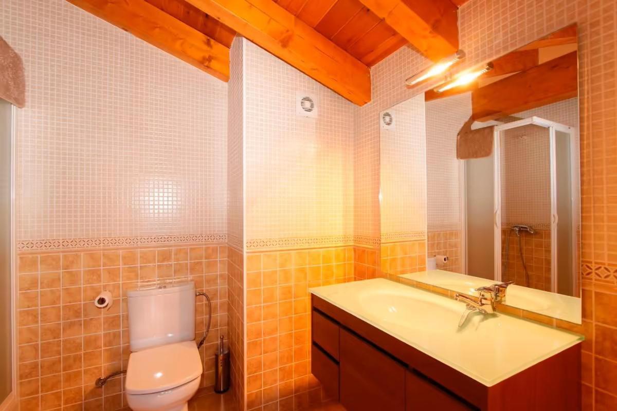 Casa ideal para 10 personas con amplia terraza y vistas