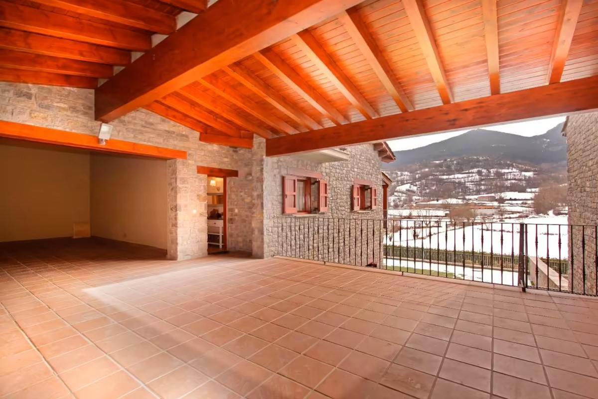 Casa ideal para 10 personas con amplia terraza y vistas
