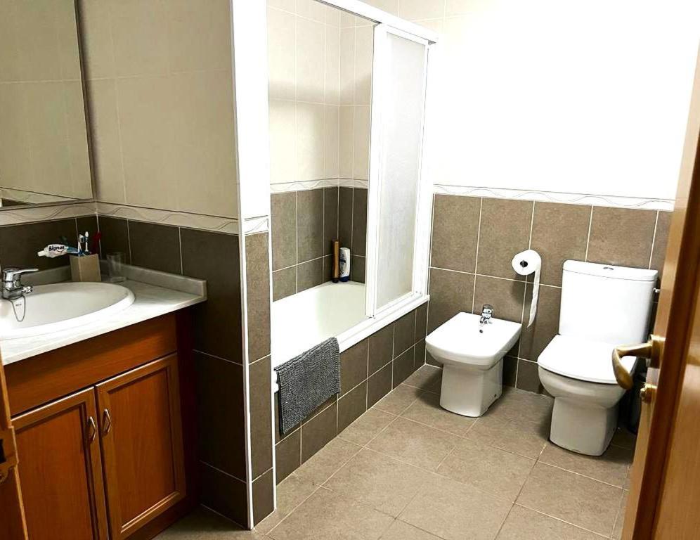 Casa ideal para 10 personas con amplia terraza y vistas