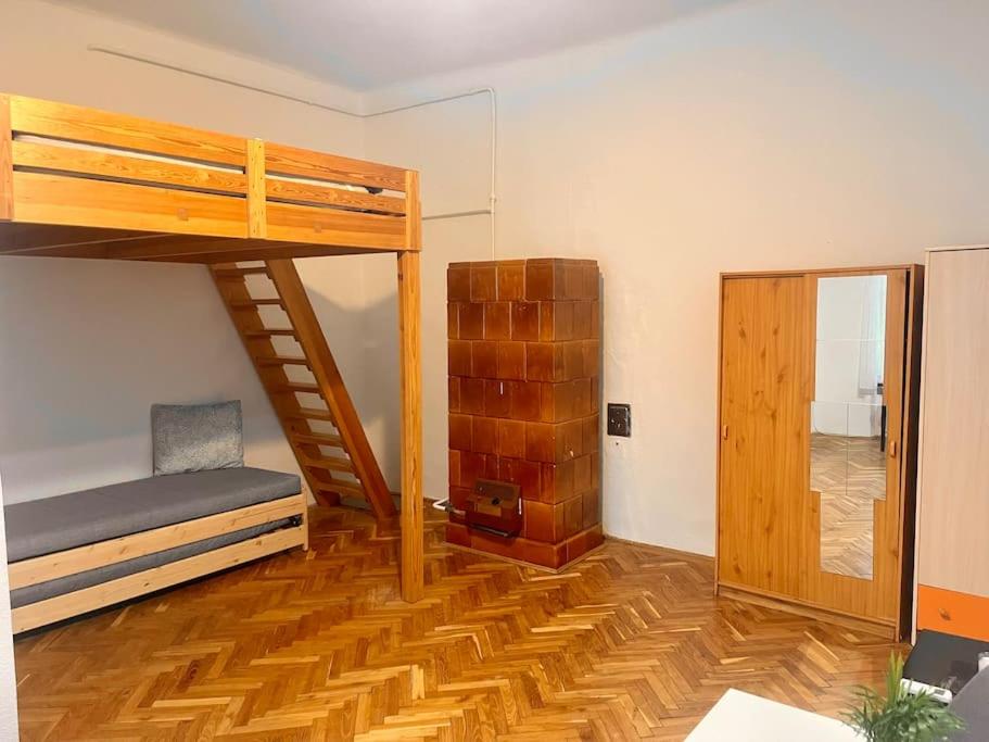 Central Market Apartment view 5