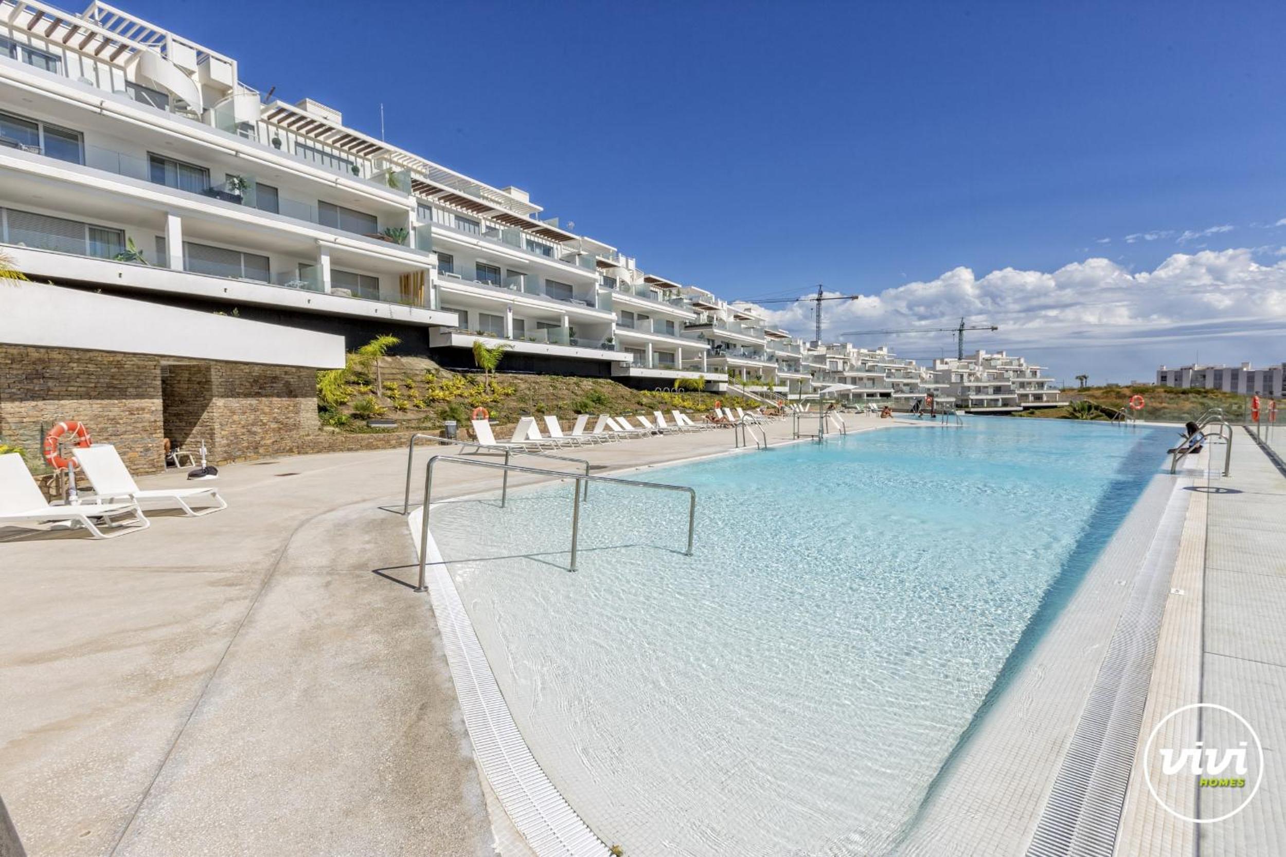 ViVi Homes - Sonrisa Pool, Terrace, Golf & Beach