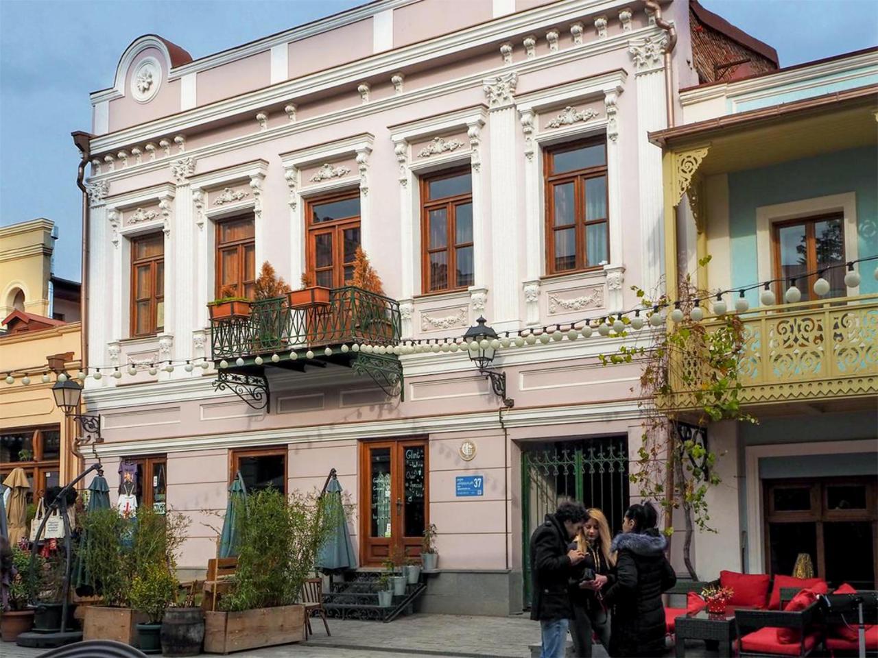 Breakfast included Cozy Apartment Central Location Tbilisi