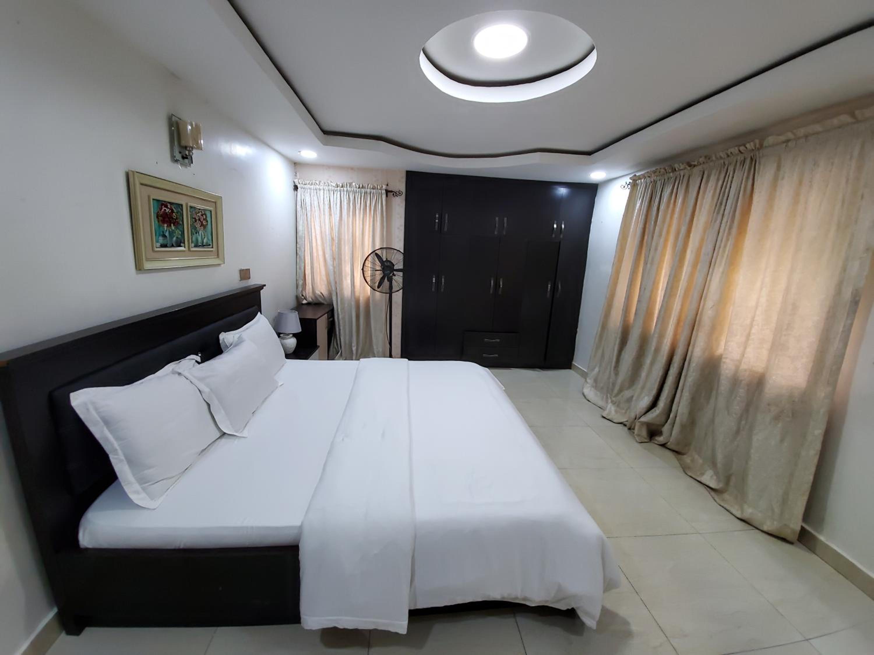 Flat - Sleeps 6 with Parking view 5