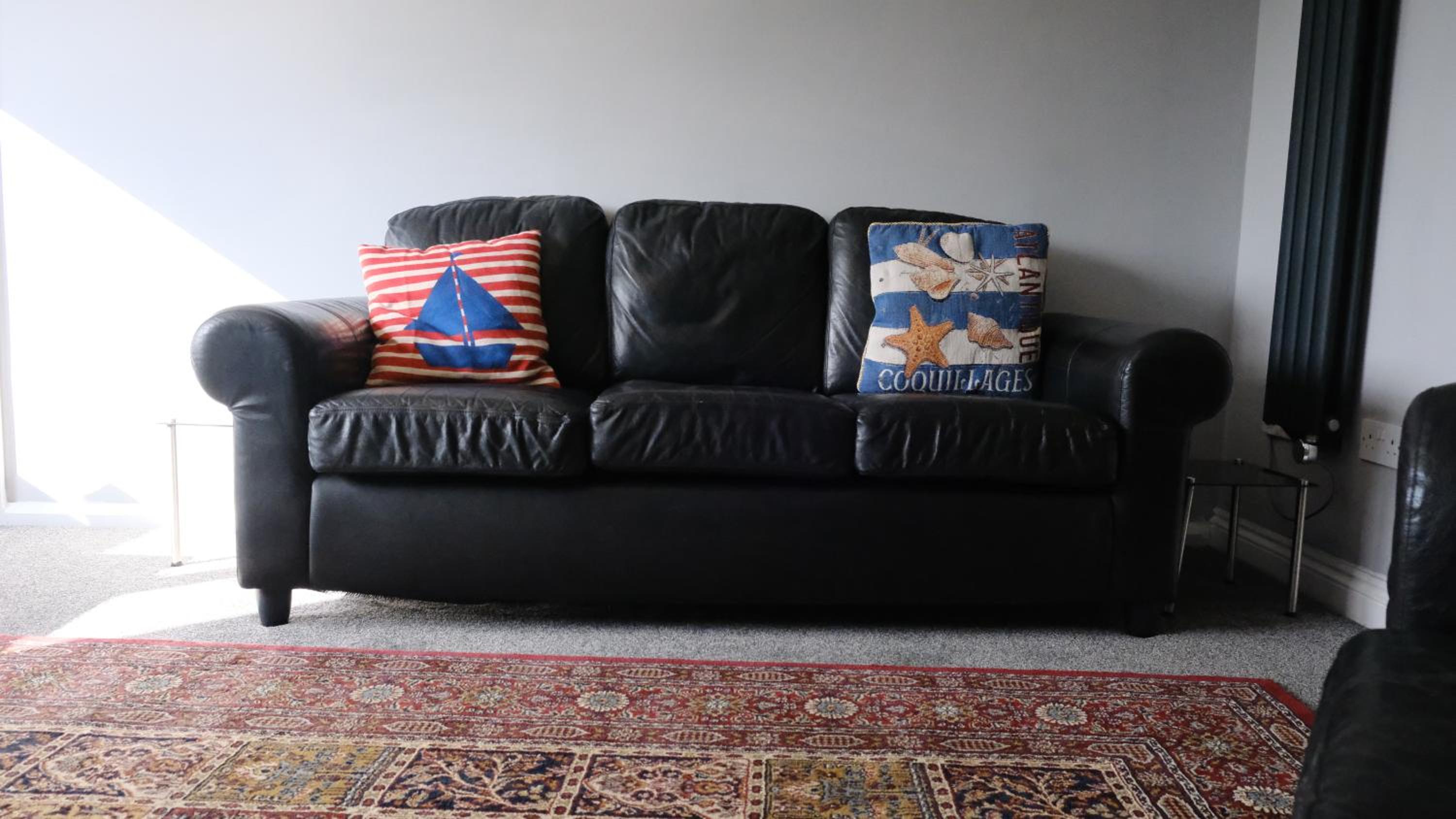 Looe Vacations - Admirals Apartment sleeps 4 adults 2 children EV Point - Property Image 6