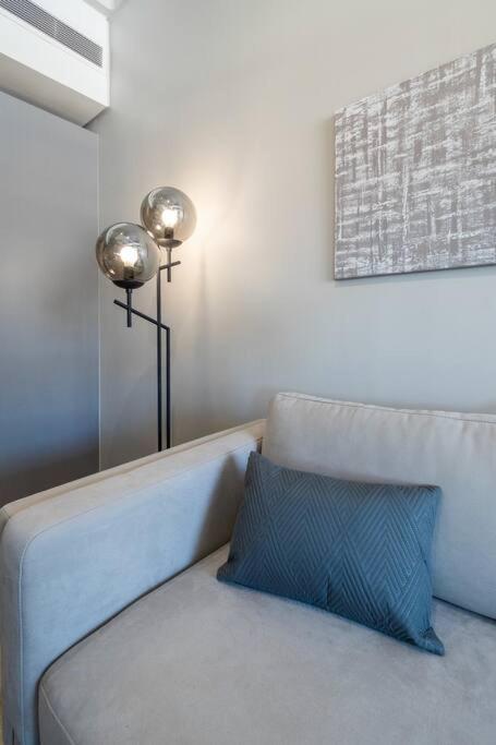 Spacious one bed city apartment view 2