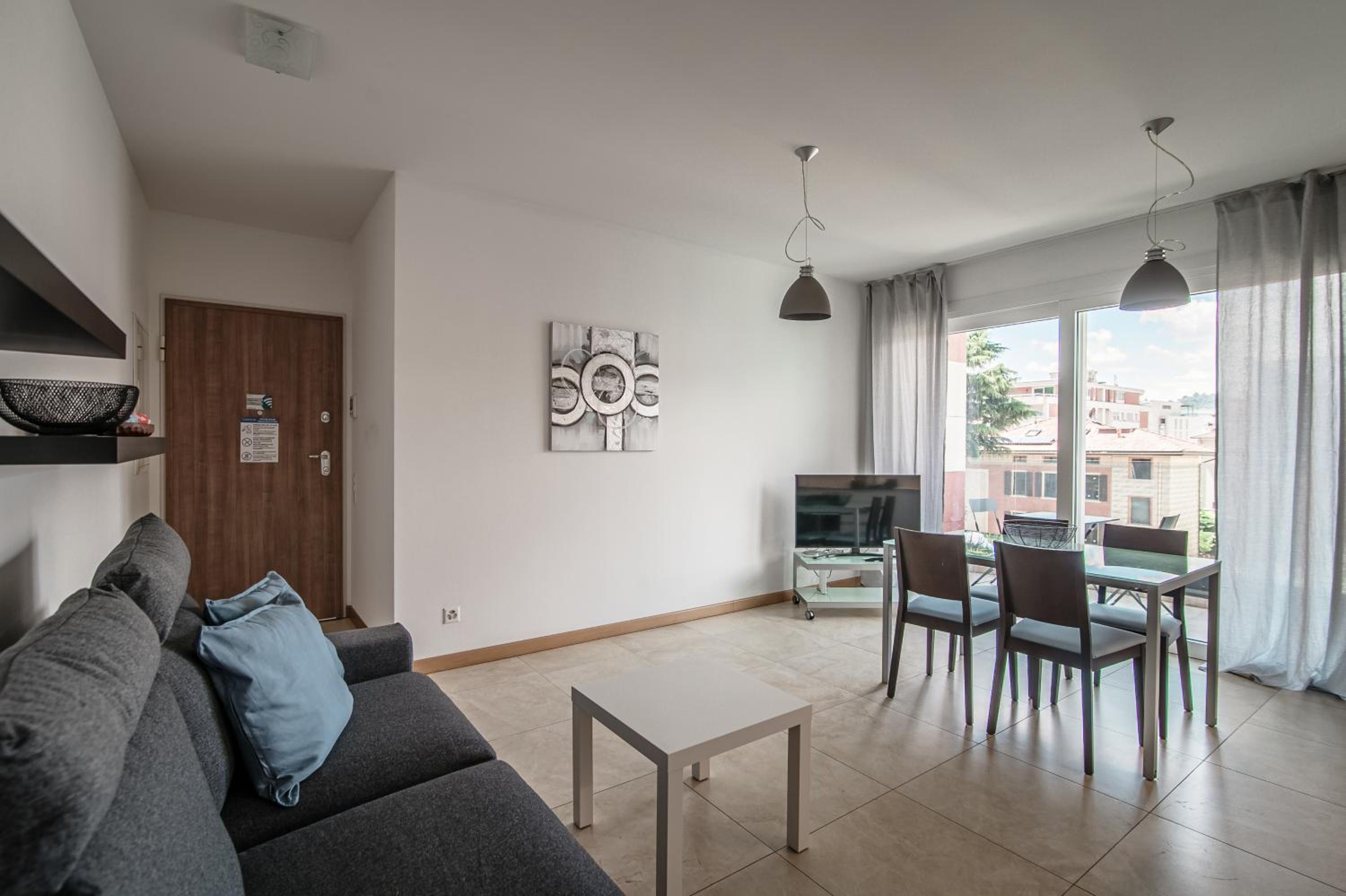 Roggia Apartments by Quokka 360 - central flats with parking space