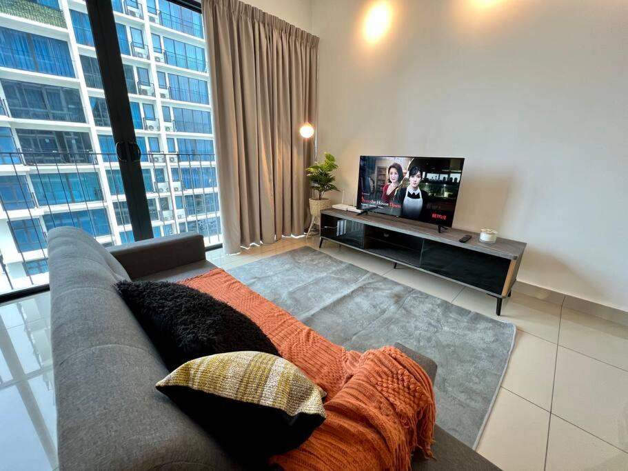 Muji Modern Suite at Trefoil Setia Alam