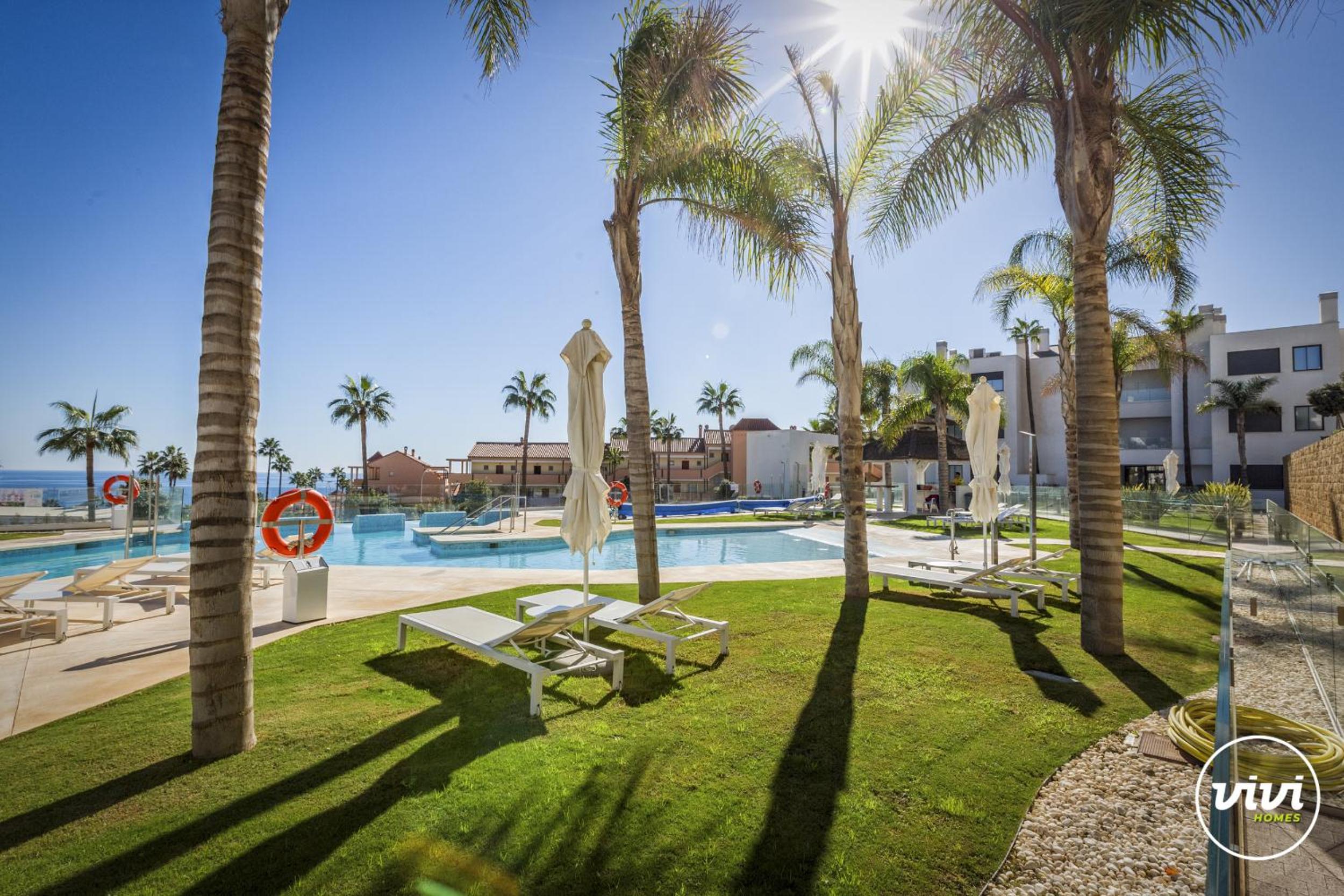 ViVi Homes - Las Palmas Pool, Sauna, Gym & Beach