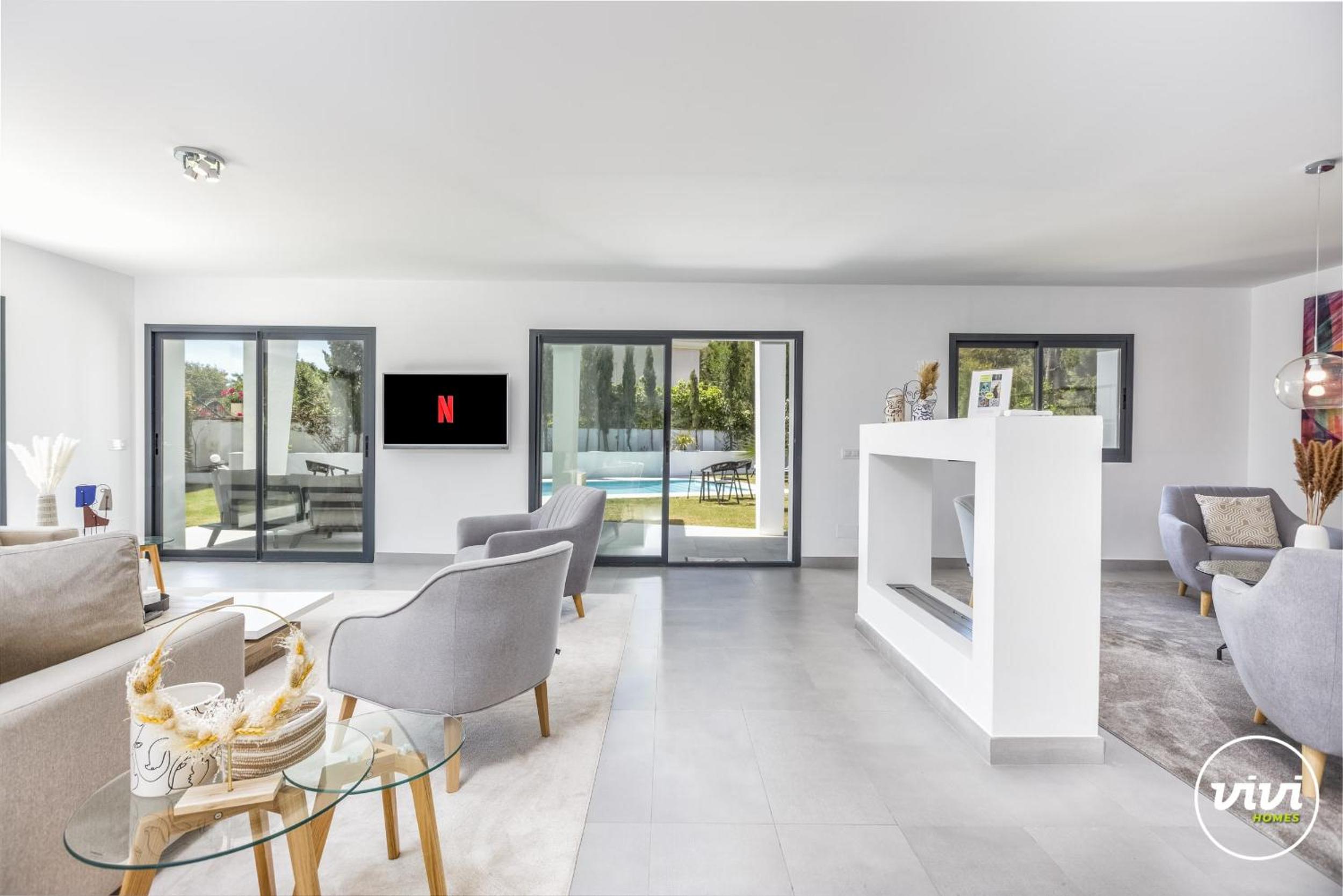 ViVi Homes -Villa Ruby Pool, Garden, Golf & Beach