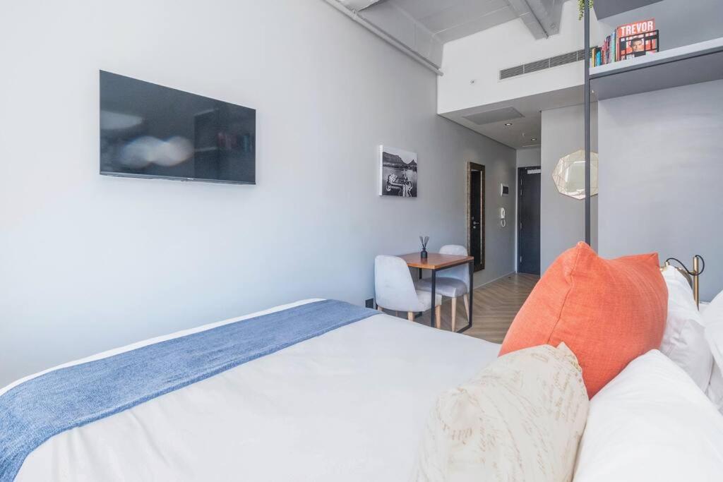 Gorgeous Studio Apartment view 4