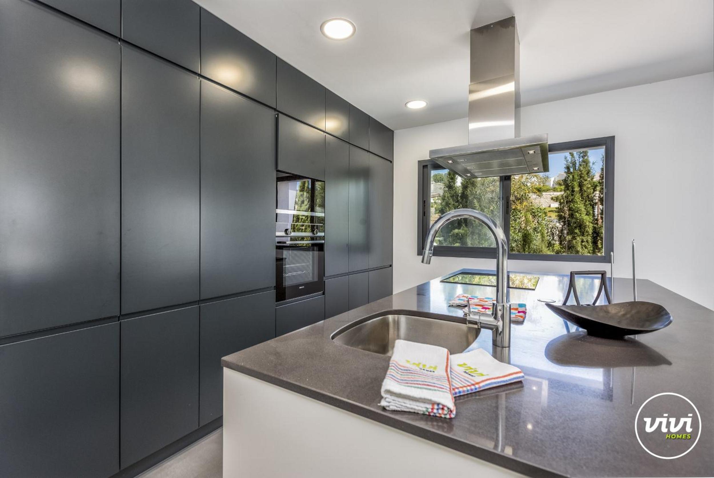 ViVi Homes -Villa Ruby Pool, Garden, Golf & Beach