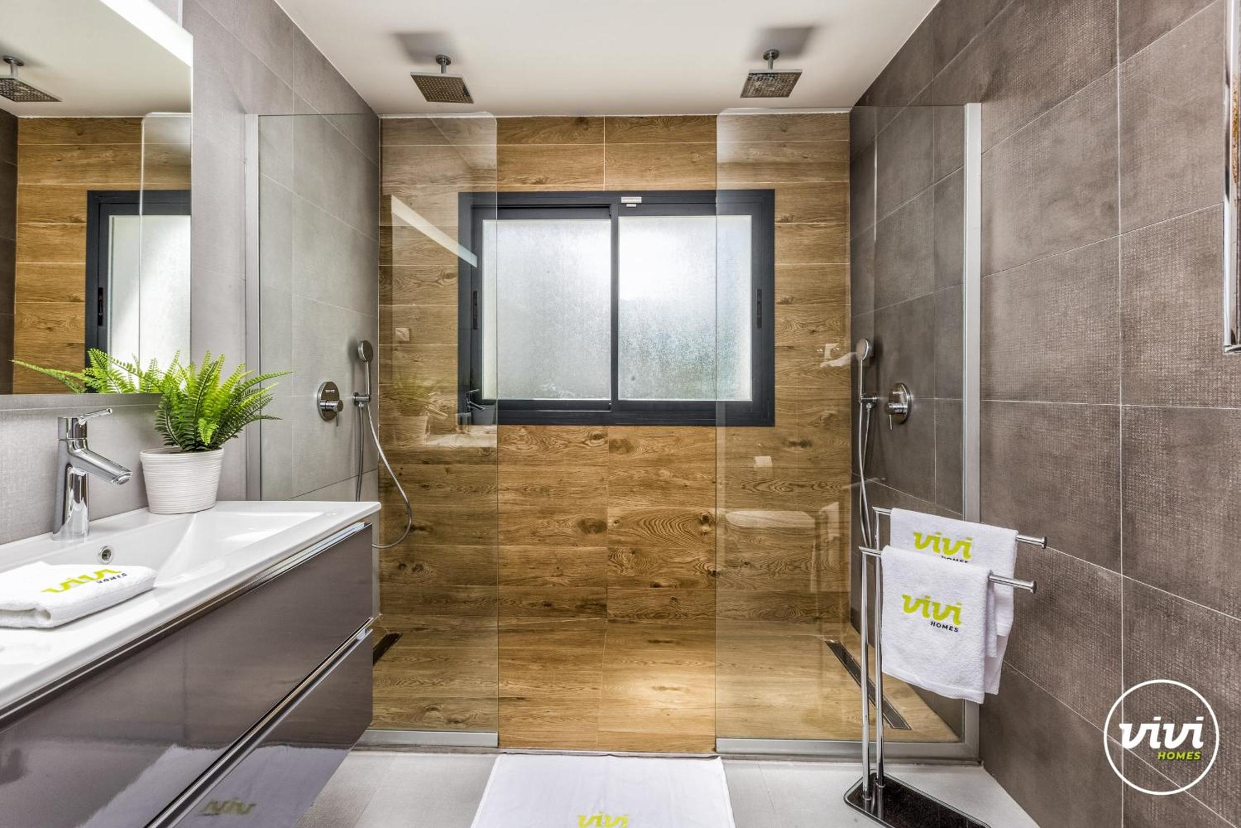 ViVi Homes -Villa Ruby Pool, Garden, Golf & Beach