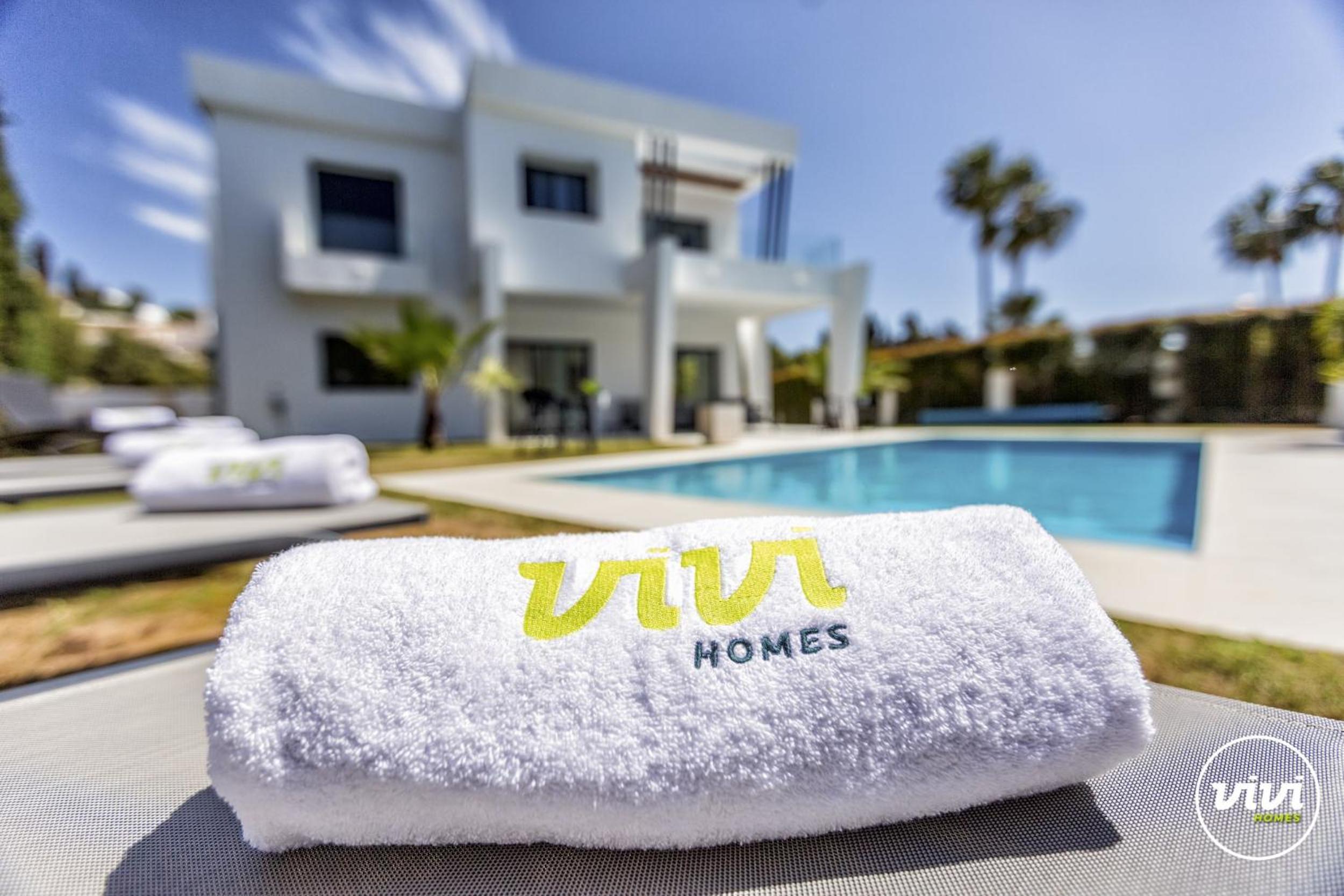 ViVi Homes -Villa Ruby Pool, Garden, Golf & Beach