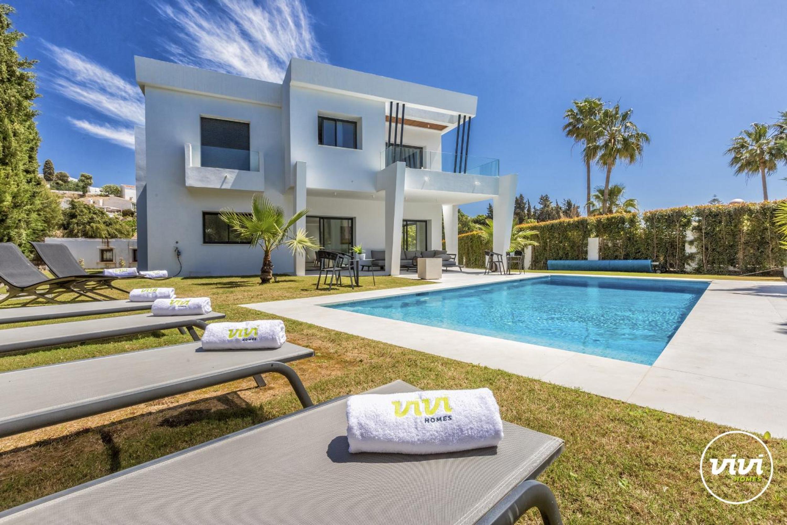 ViVi Homes -Villa Ruby Pool, Garden, Golf & Beach
