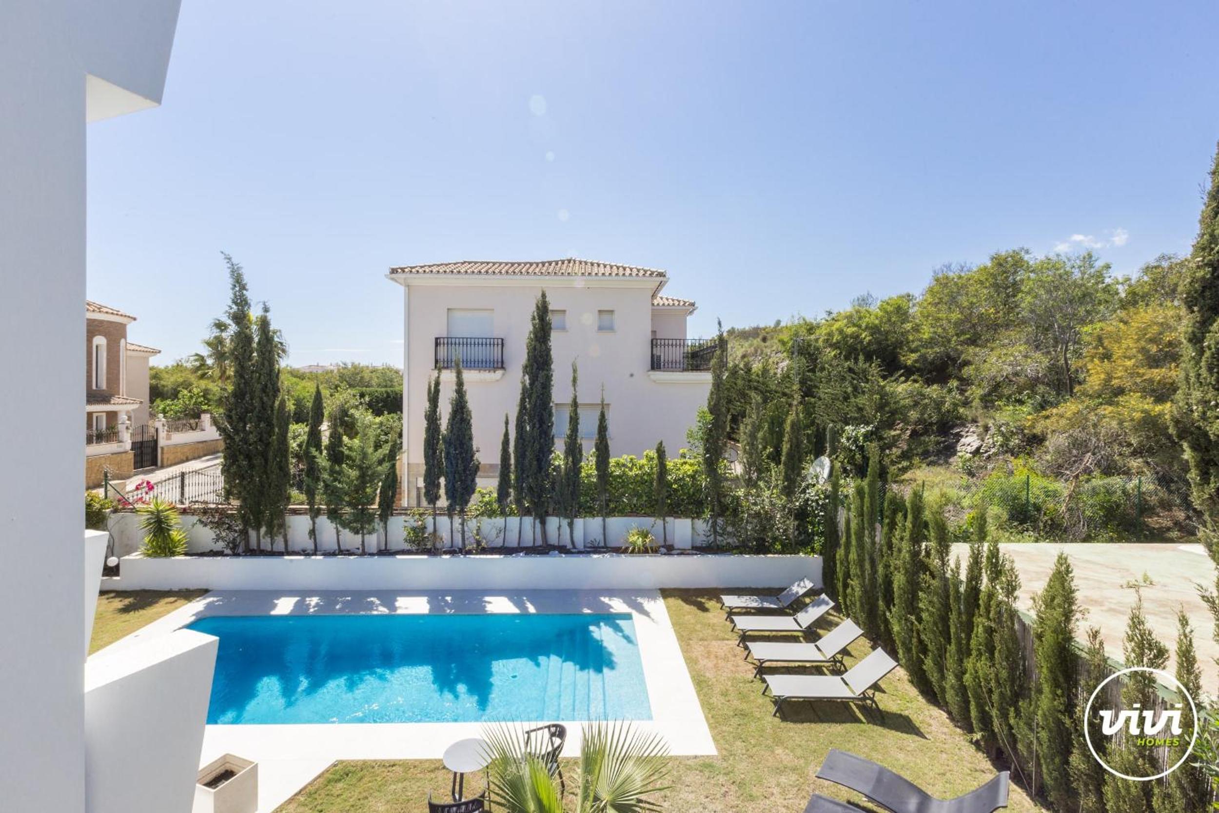 ViVi Homes -Villa Ruby Pool, Garden, Golf & Beach