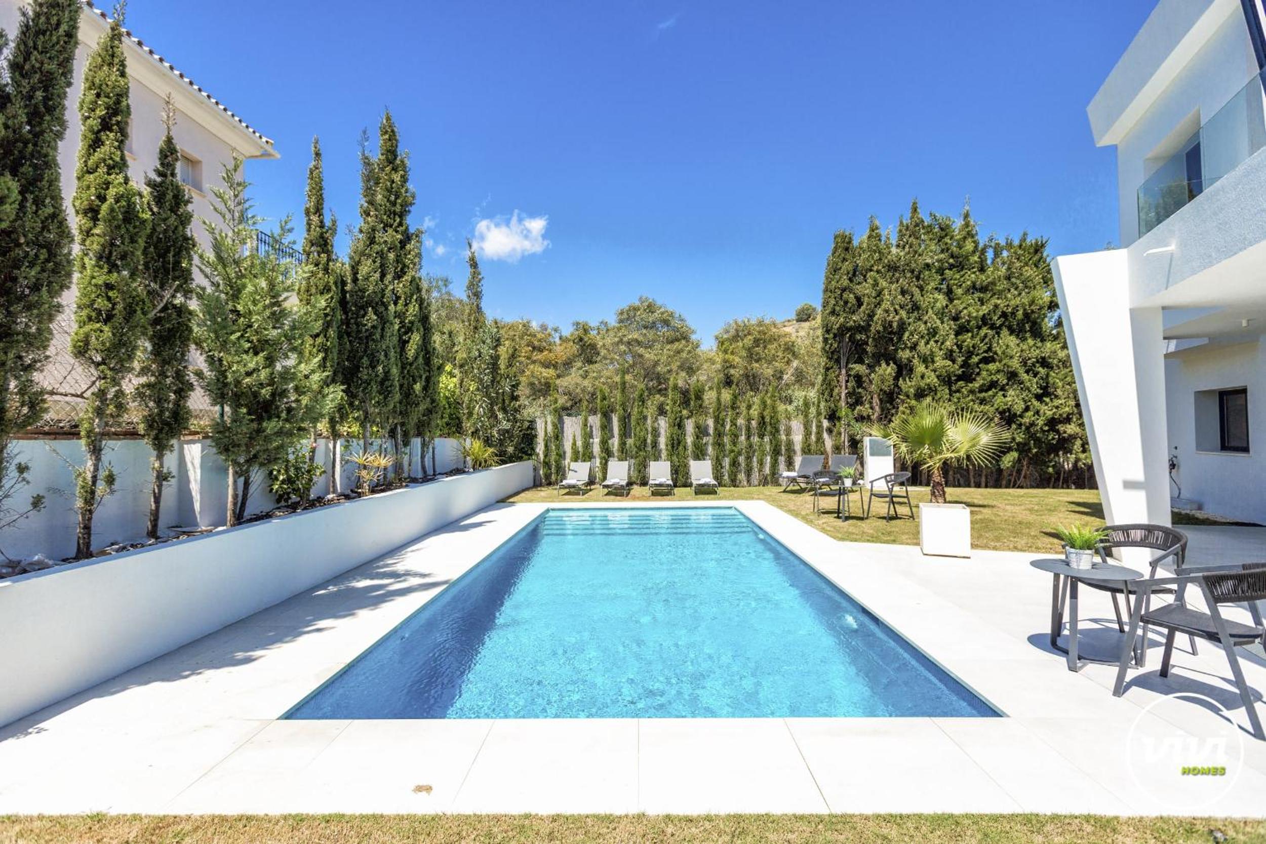 ViVi Homes -Villa Ruby Pool, Garden, Golf & Beach