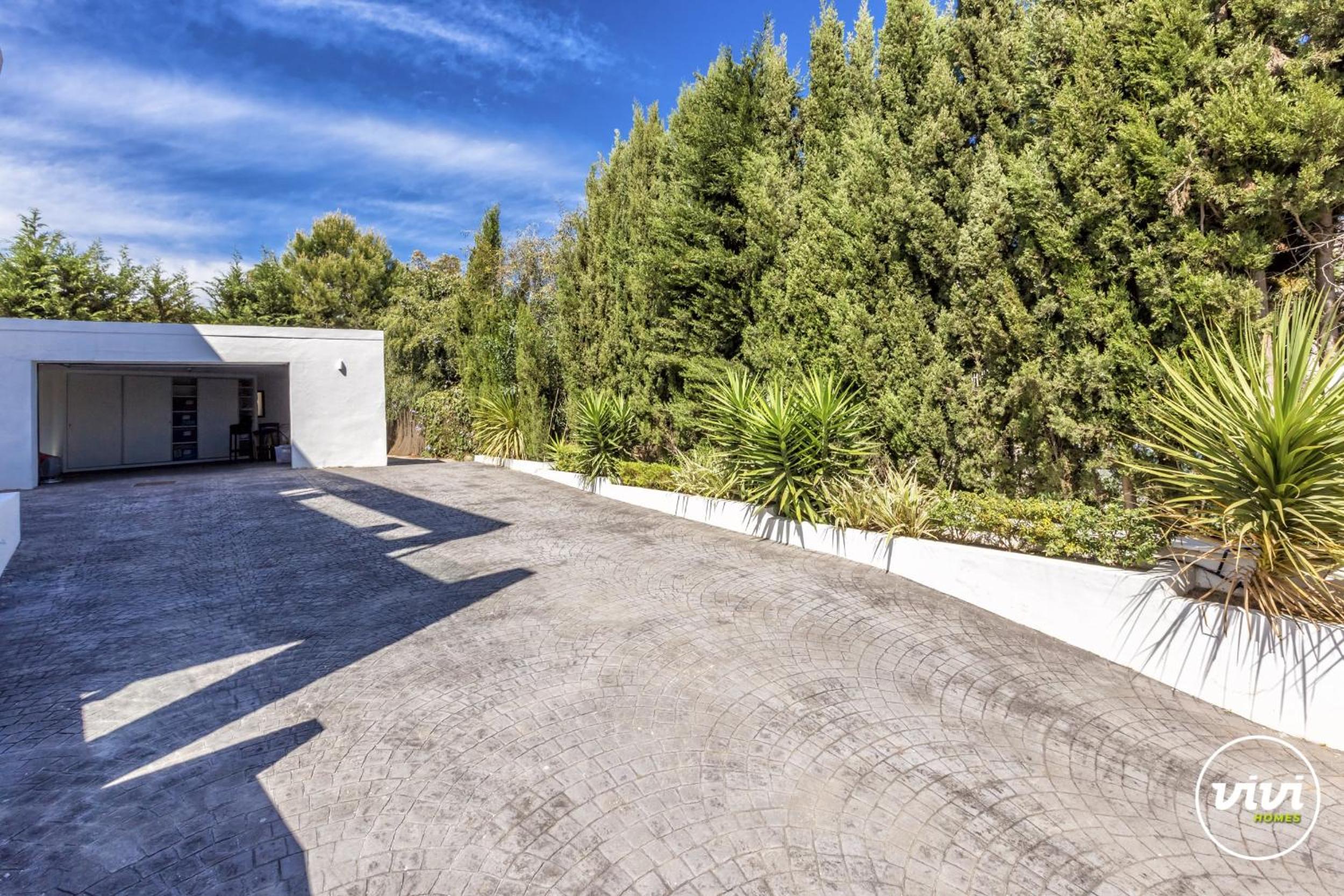 ViVi Homes -Villa Ruby Pool, Garden, Golf & Beach