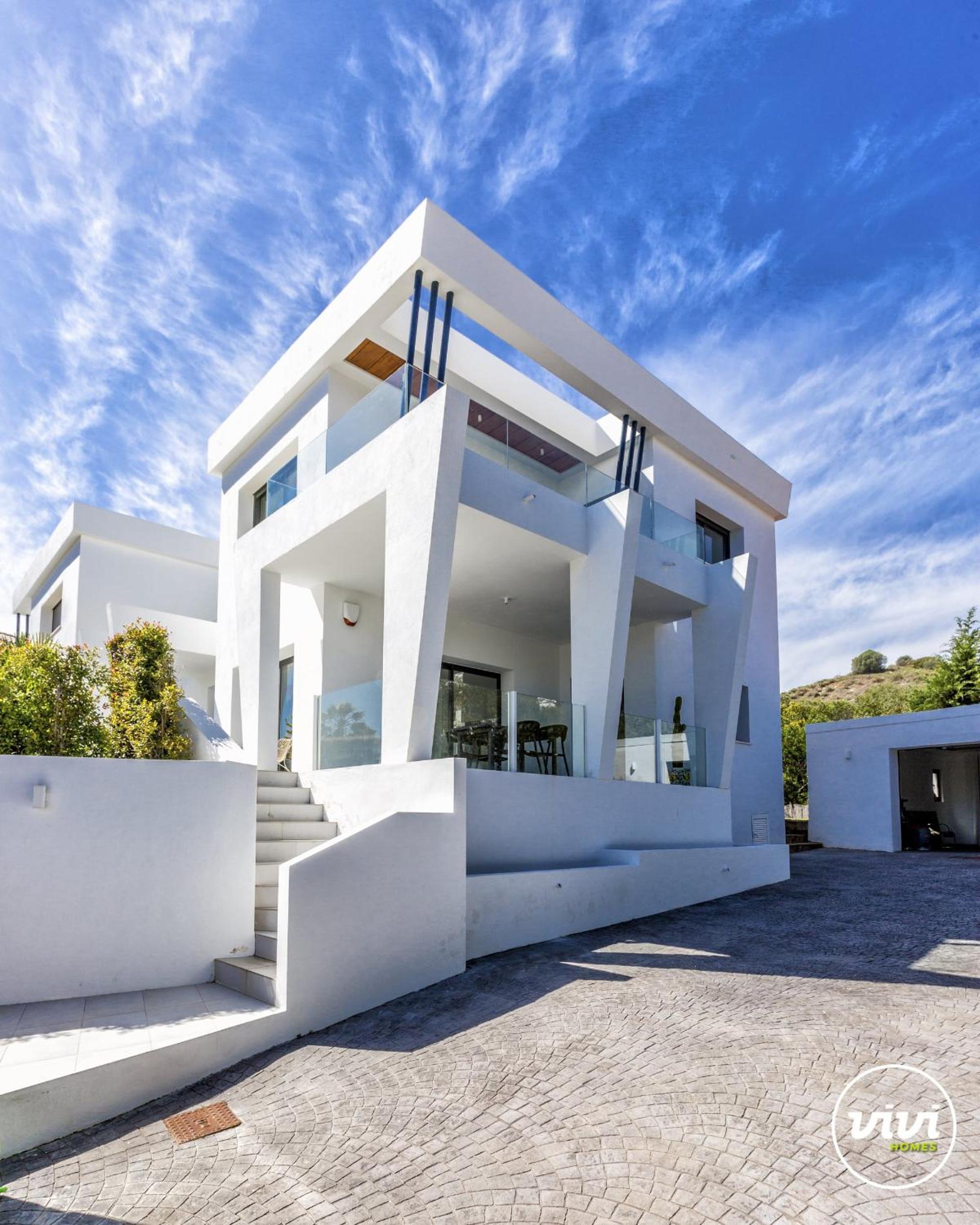 ViVi Homes -Villa Ruby Pool, Garden, Golf & Beach