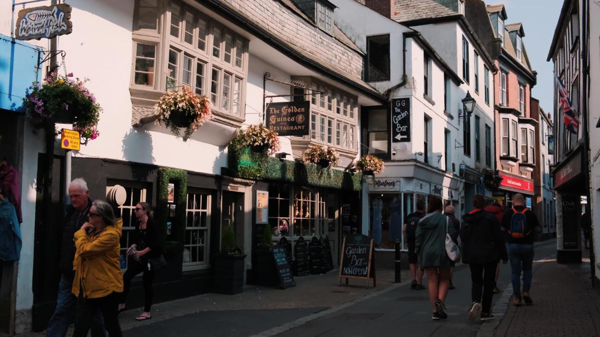 Looe Vacations - Captain's Quarters parking for 1 car, EV point - Property Image 11