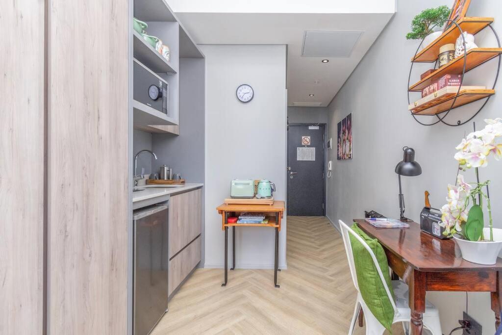 Colourful Studio Apartment view 4