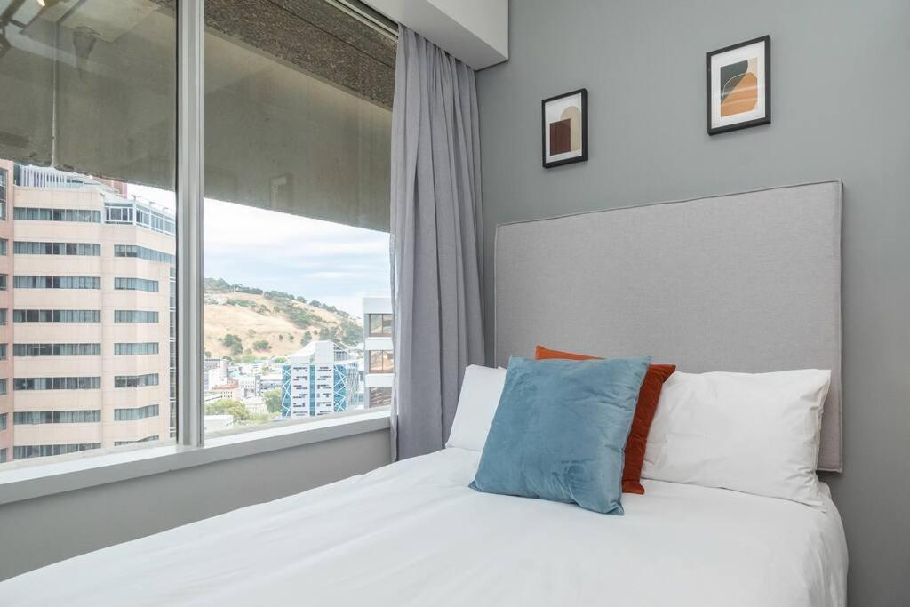 Studio Apartment with great views view 5