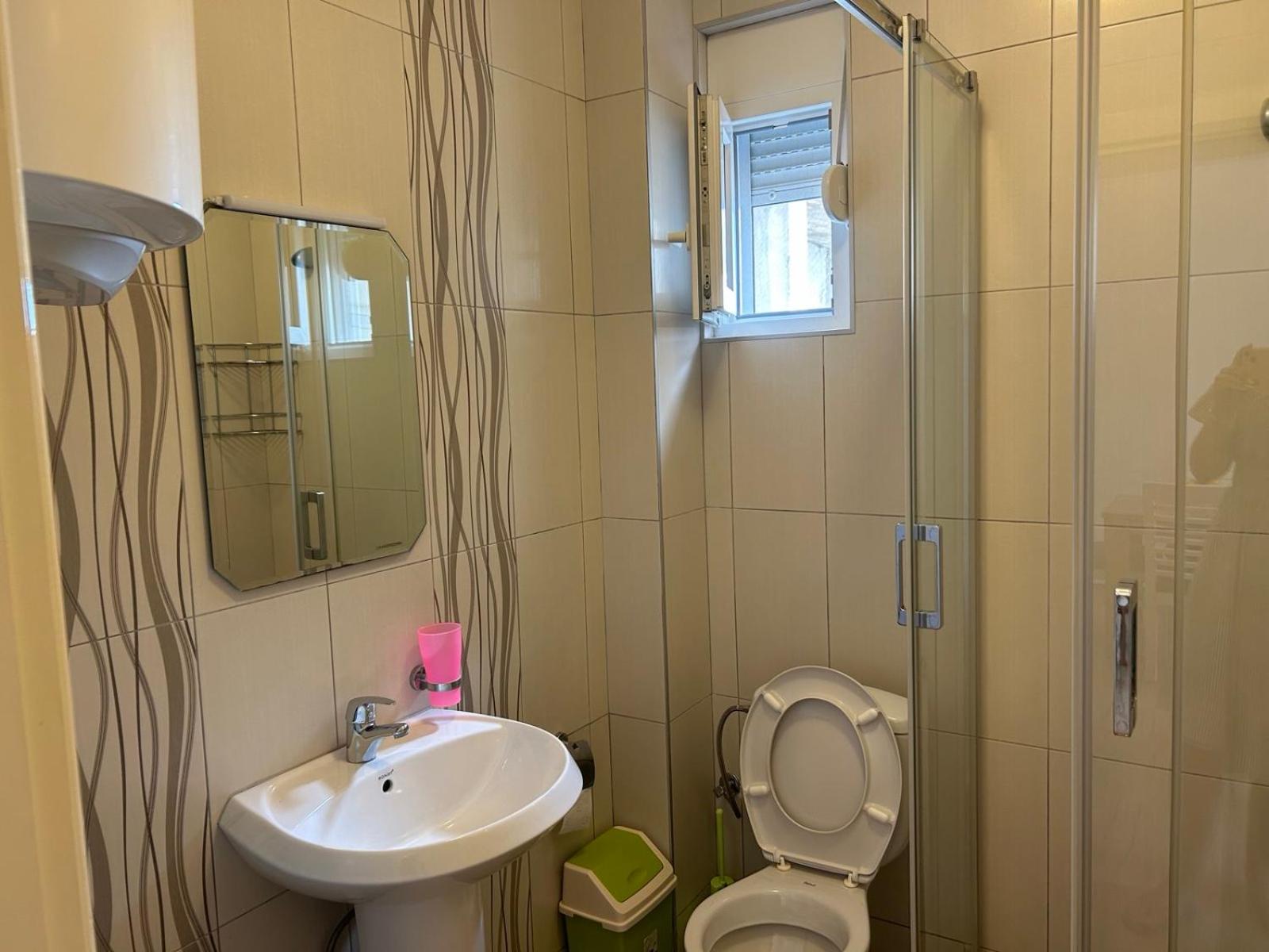 TEODORA DARIJA LUCIJA APARTMANI Sutomore