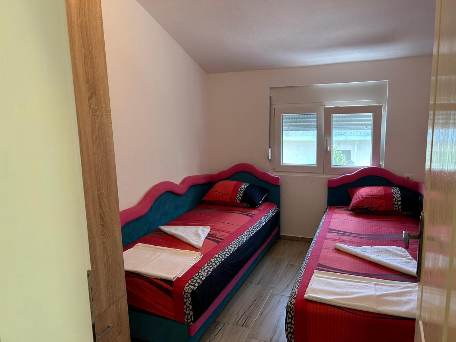 TEODORA DARIJA LUCIJA APARTMANI Sutomore