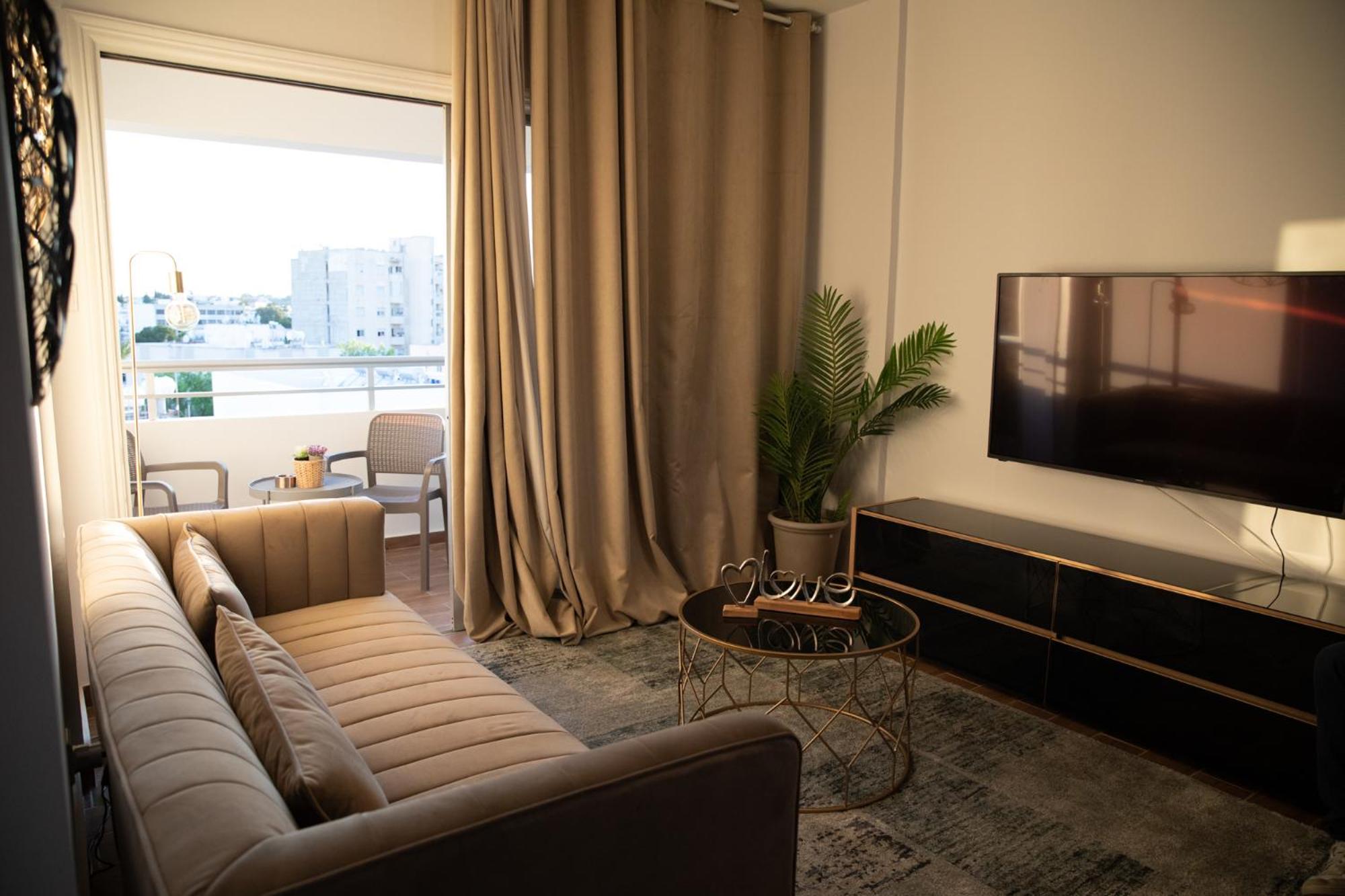 Glamorous, Renovated 3-Bedroom Apt in Nicosia