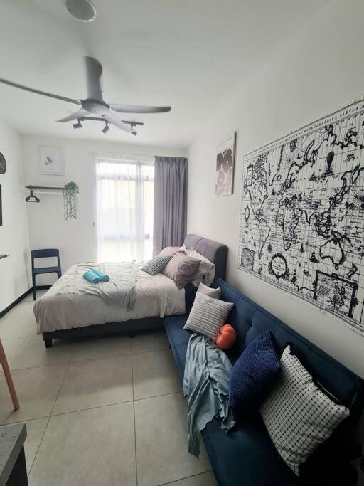 Contemporary 2R2B Studio 10 minutes from KLCC