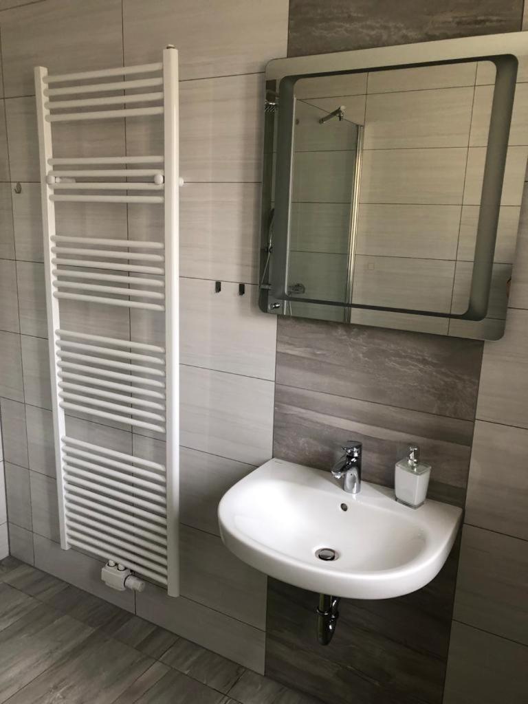 Motel de Winter - Motel - Apartmenthaus - Monteurzimmer