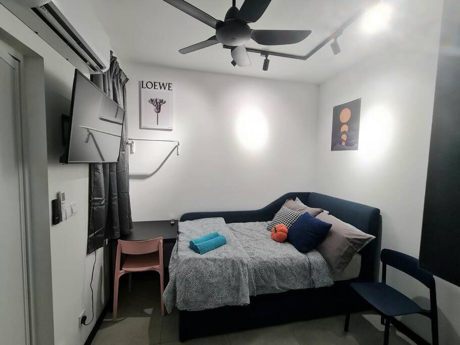 Contemporary 2R2B Studio 10 minutes from KLCC