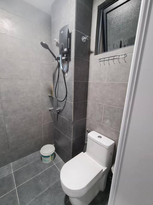 Contemporary 2R2B Studio 10 minutes from KLCC