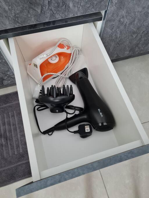 Contemporary 2R2B Studio 10 minutes from KLCC