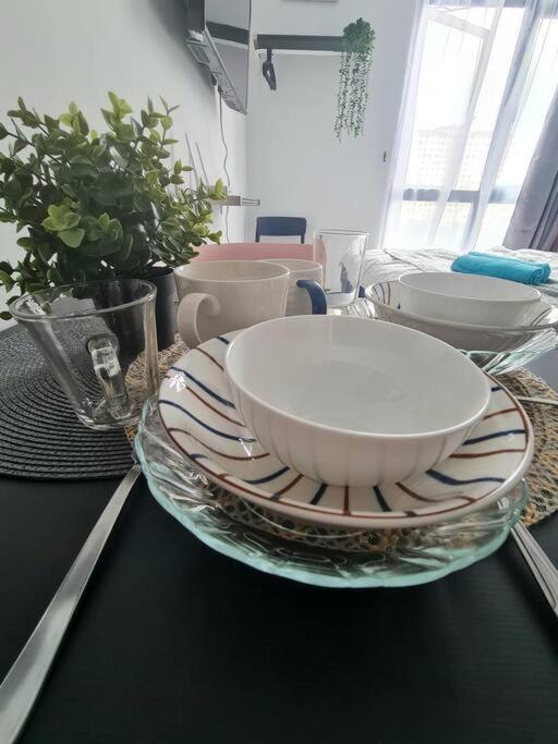 Contemporary 2R2B Studio 10 minutes from KLCC