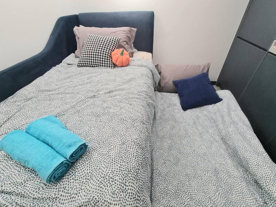 Contemporary 2R2B Studio 10 minutes from KLCC