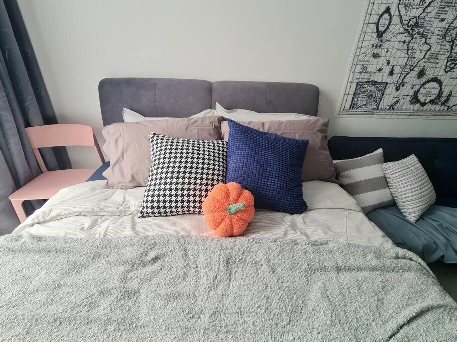 Contemporary 2R2B Studio 10 minutes from KLCC