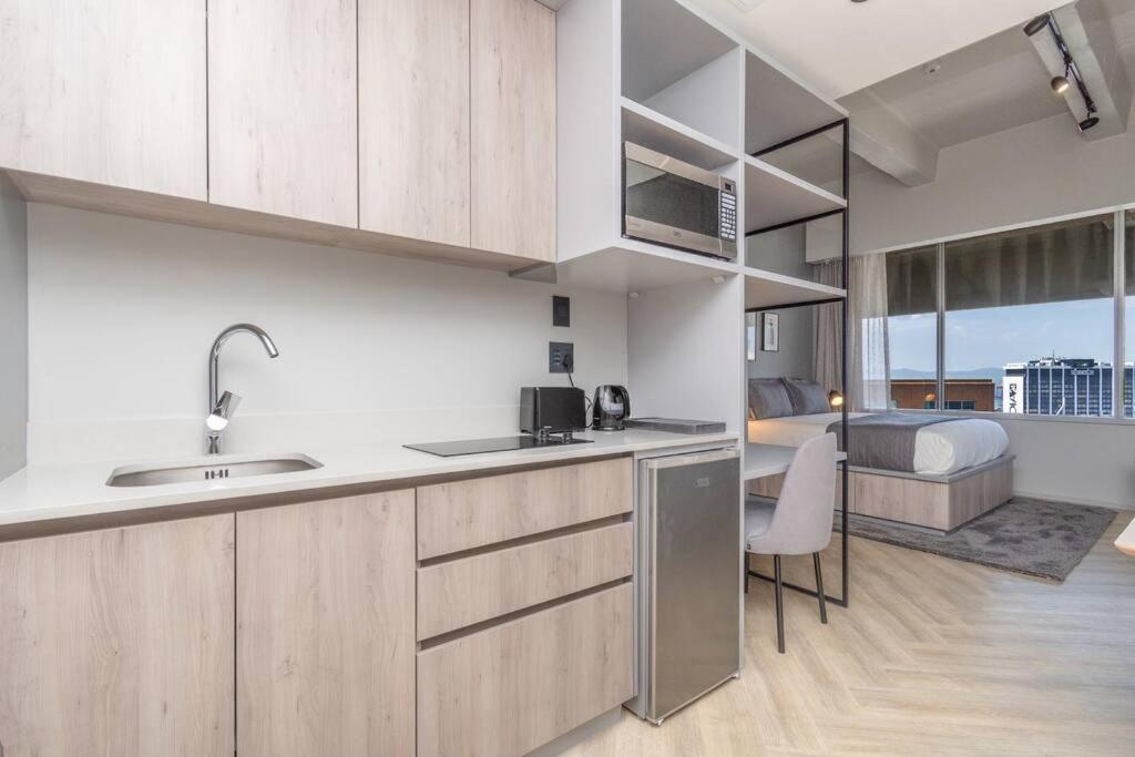 Beautiful brand-new luxury apartment in the city view 2