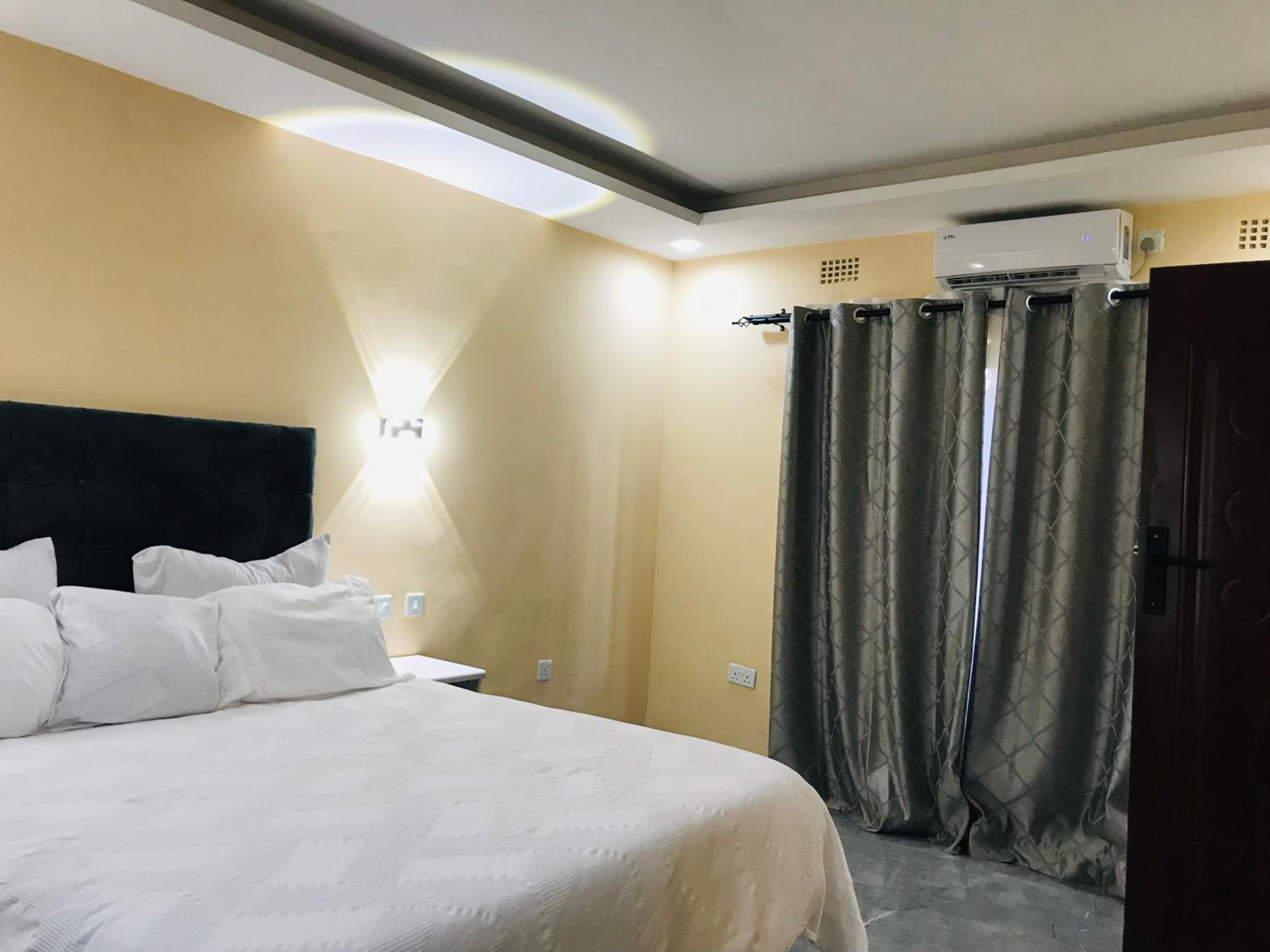 Batoka Apartments