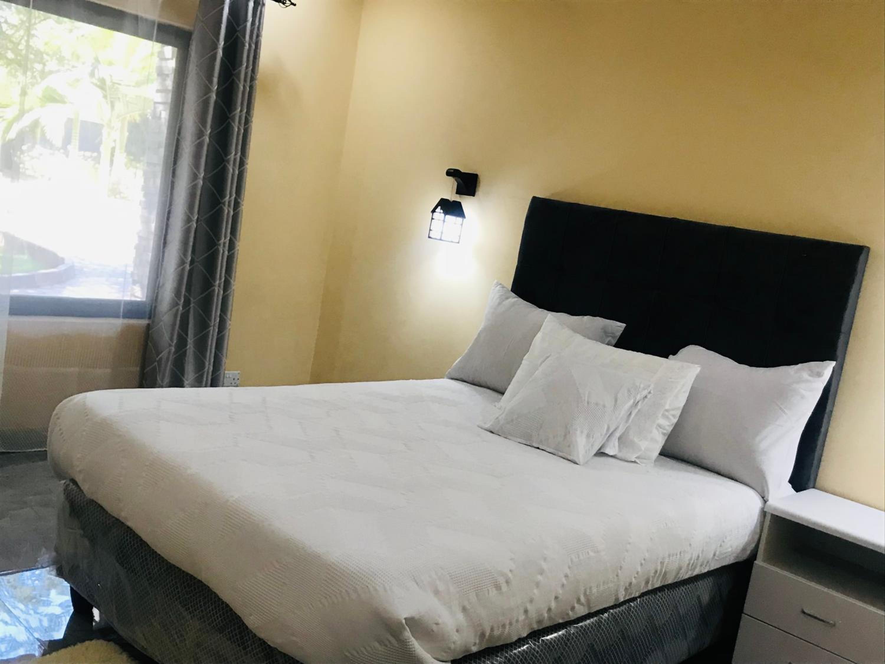 Batoka Apartments
