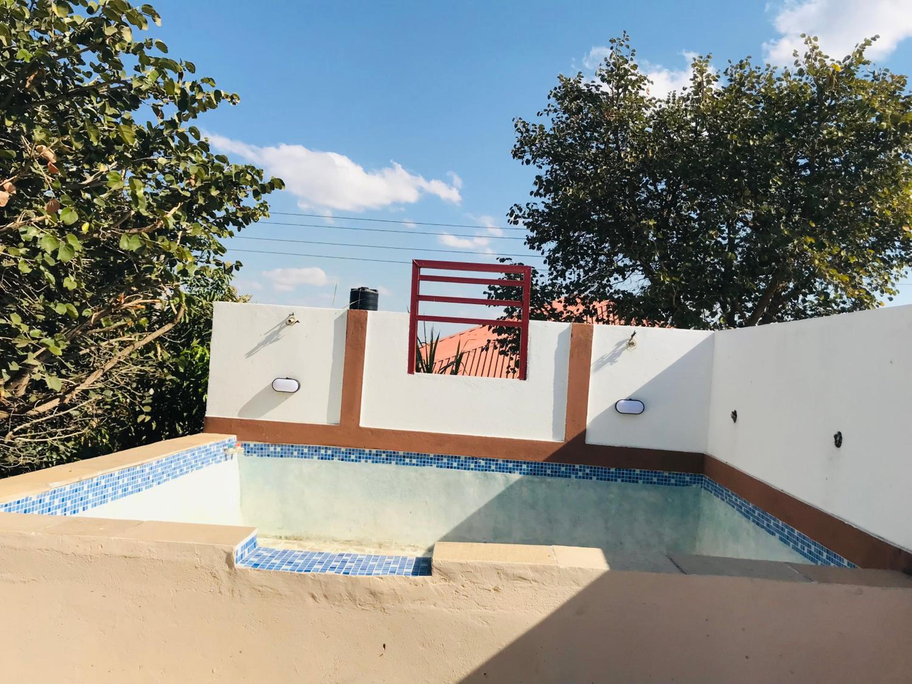 Batoka Apartments