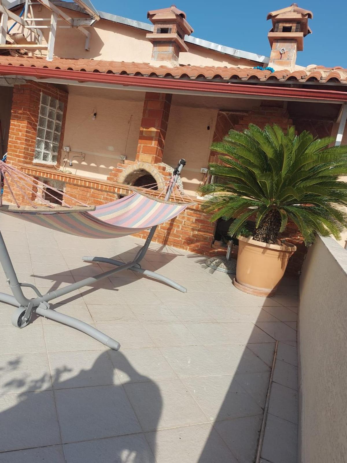 July Seaview Apartments