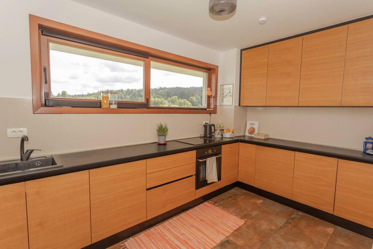 Forest Hideaway: Family/group friendly Villa