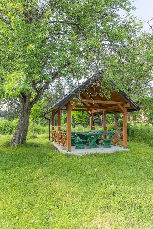 Forest Hideaway: Family/group friendly Villa