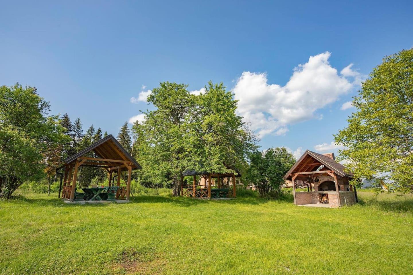 Forest Hideaway: Family/group friendly Villa