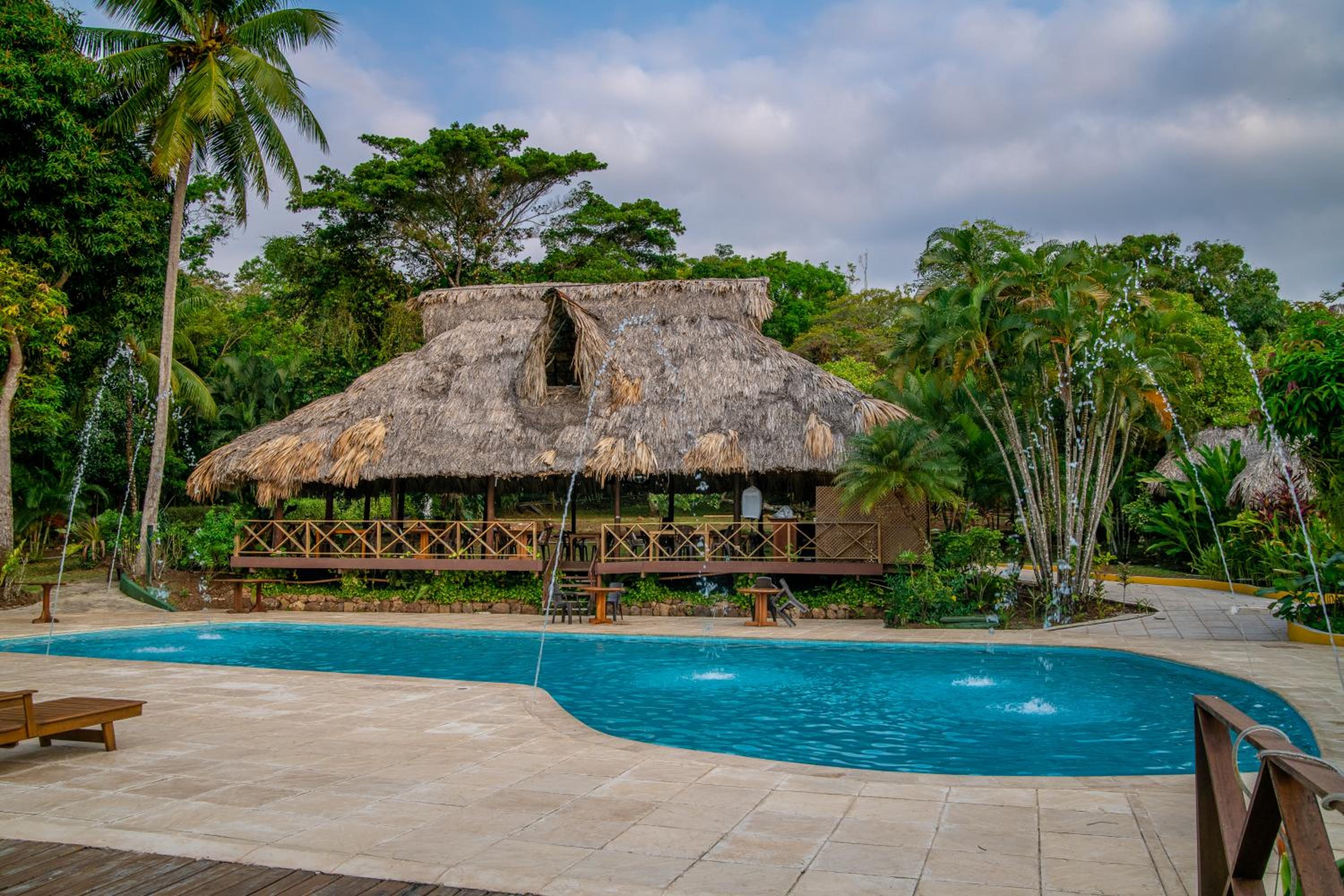 Banana Palms Hotel - Property Image 8